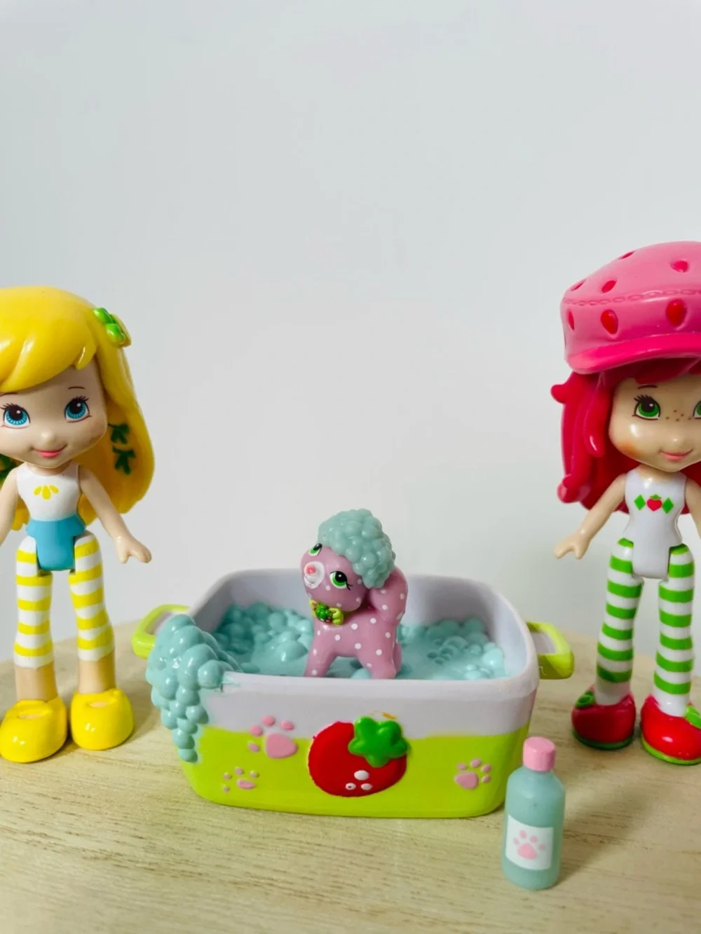 2009 Strawberry Shortcake Berry Bubbly Bath Lemon Meringue Doll Custard Complete